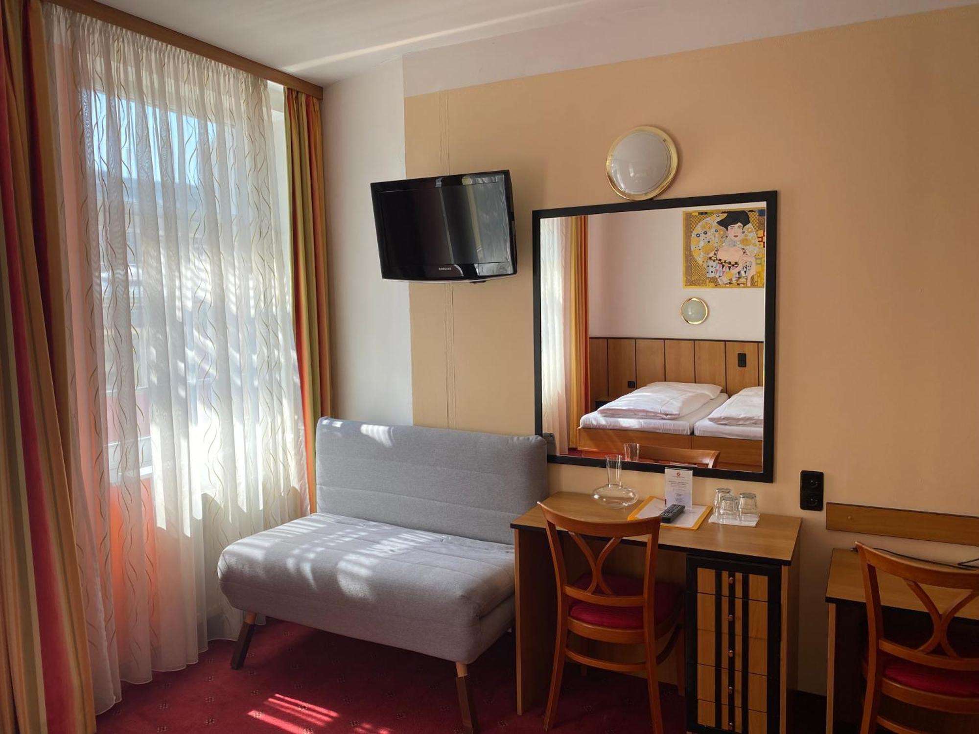 Garten- Und Kunsthotel Gabriel Wien